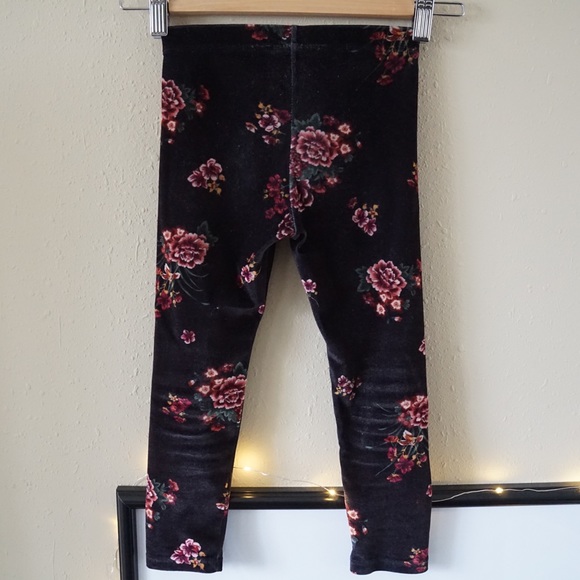 Cute Zara Girls Velvet Leggings, Size 6 years. - Picture 4 of 4